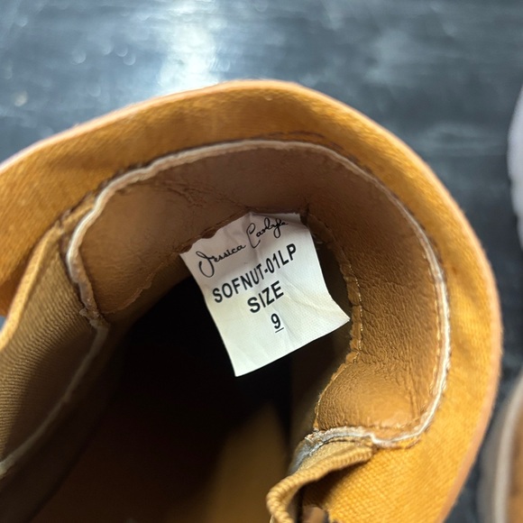 Jessica Carlyle Brown Suede Wedged Booties Size 9 Women’s - Picture 2 of 6